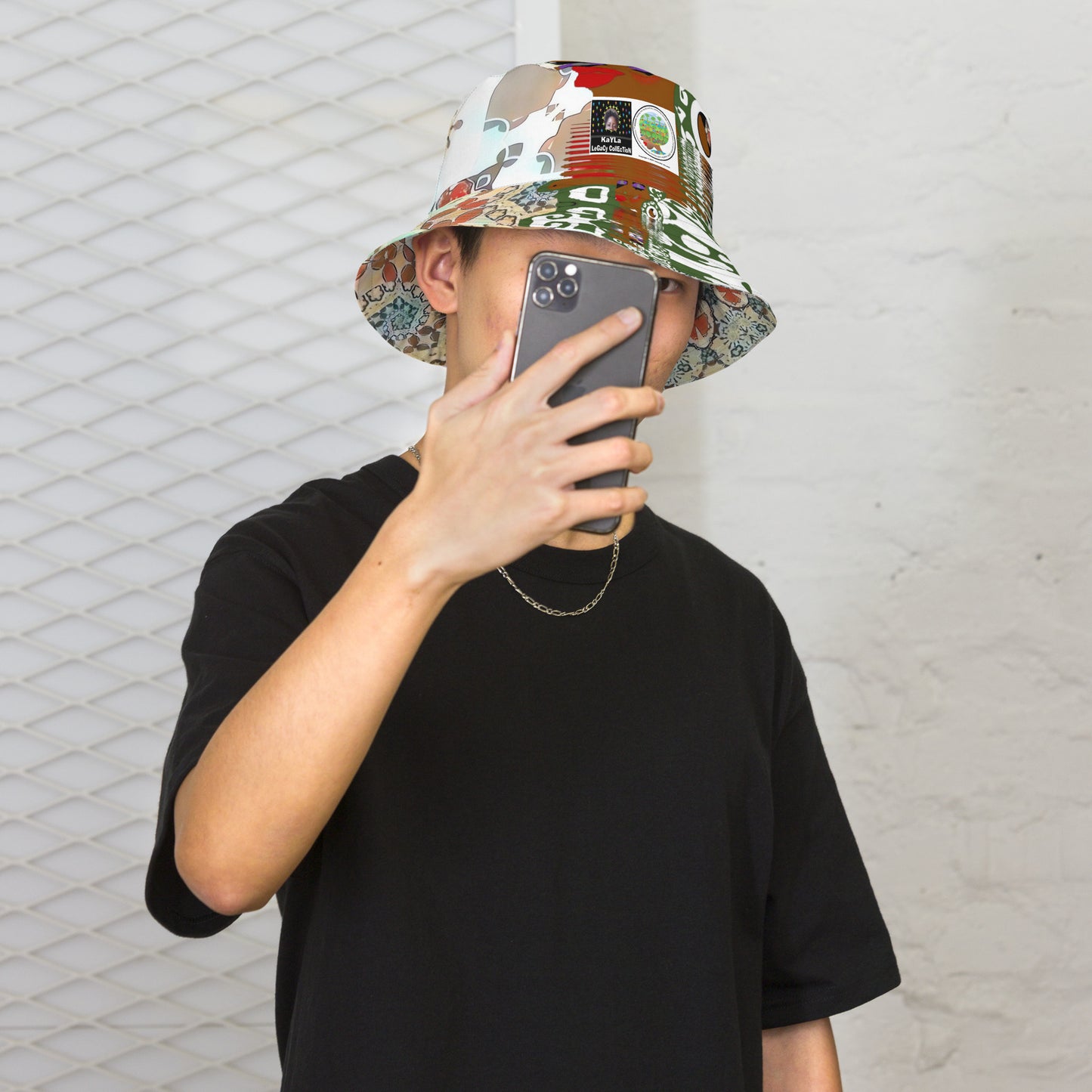 Reversible bucket hat