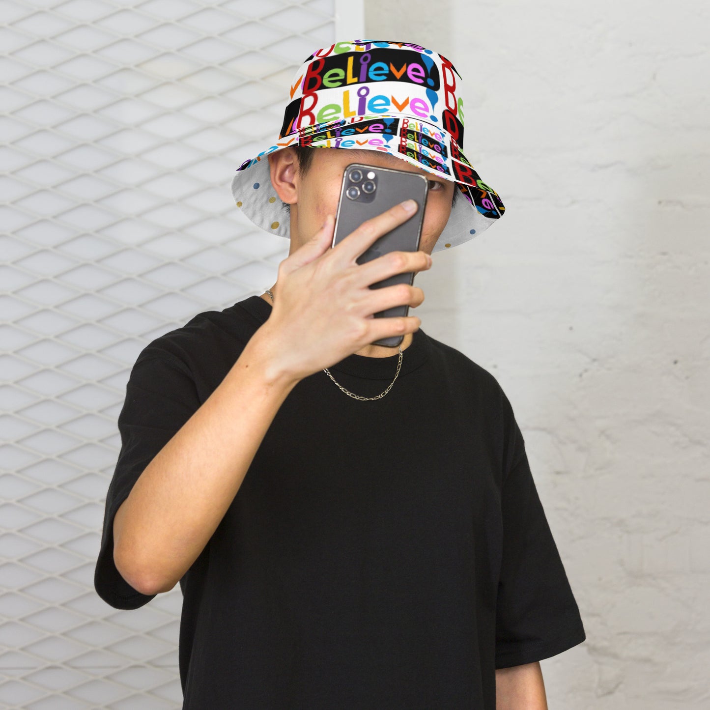 Reversible bucket hat