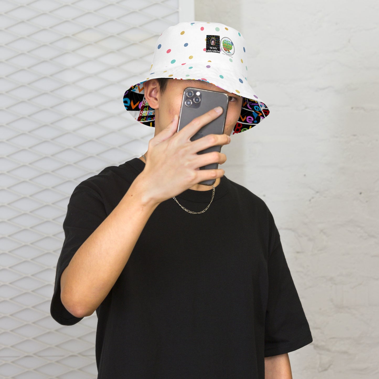 Reversible bucket hat