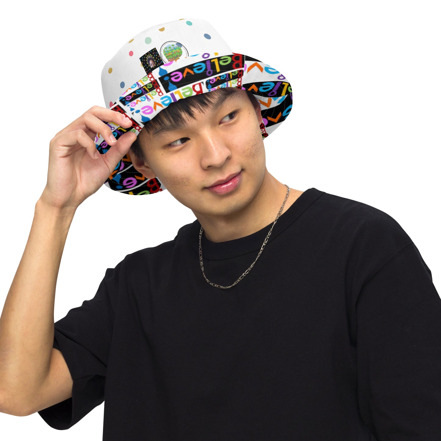 Reversible bucket hat