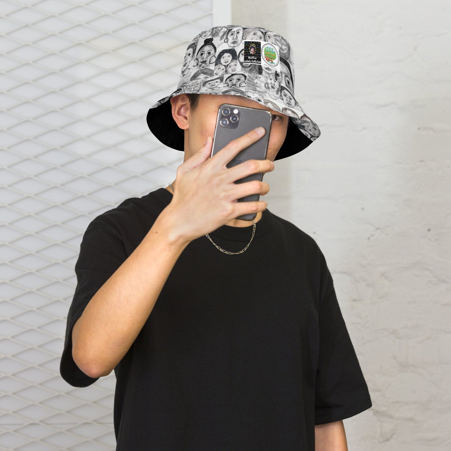 Reversible bucket hat