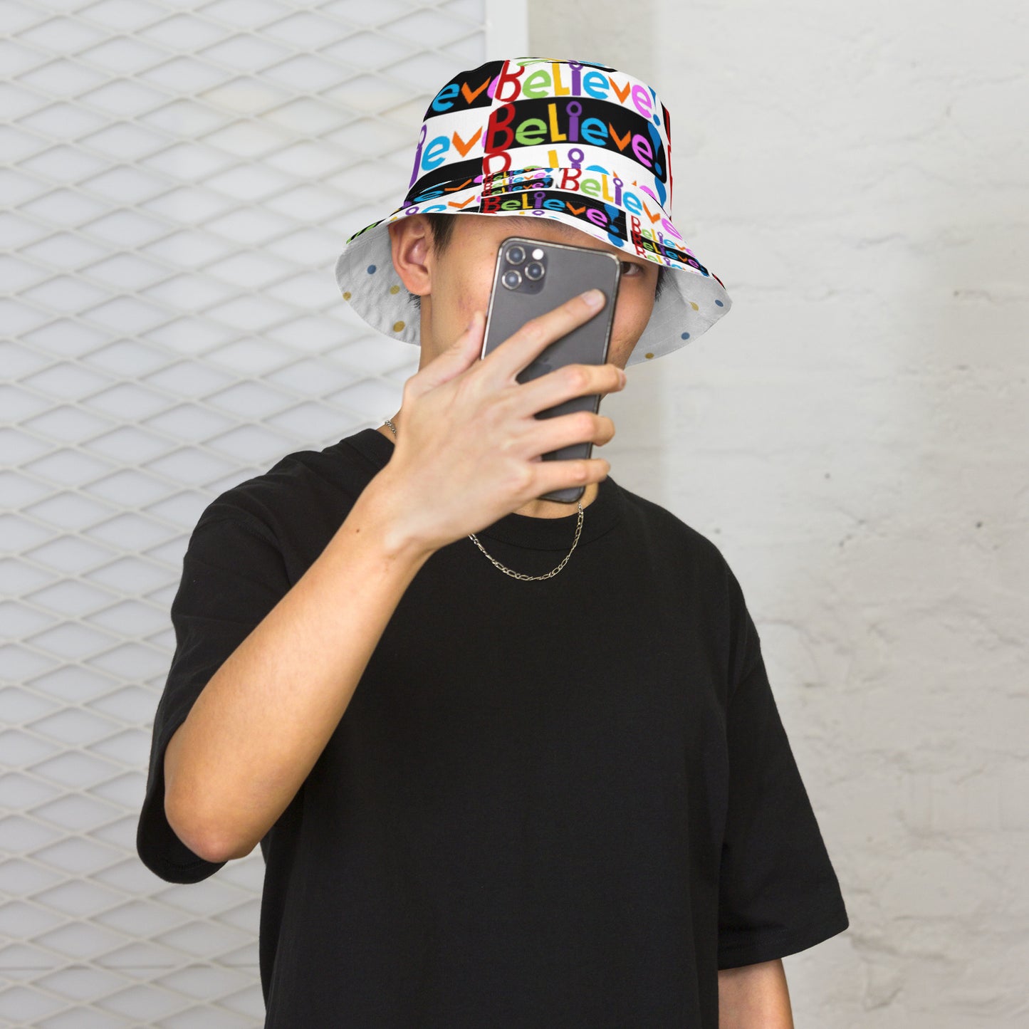 Reversible bucket hat