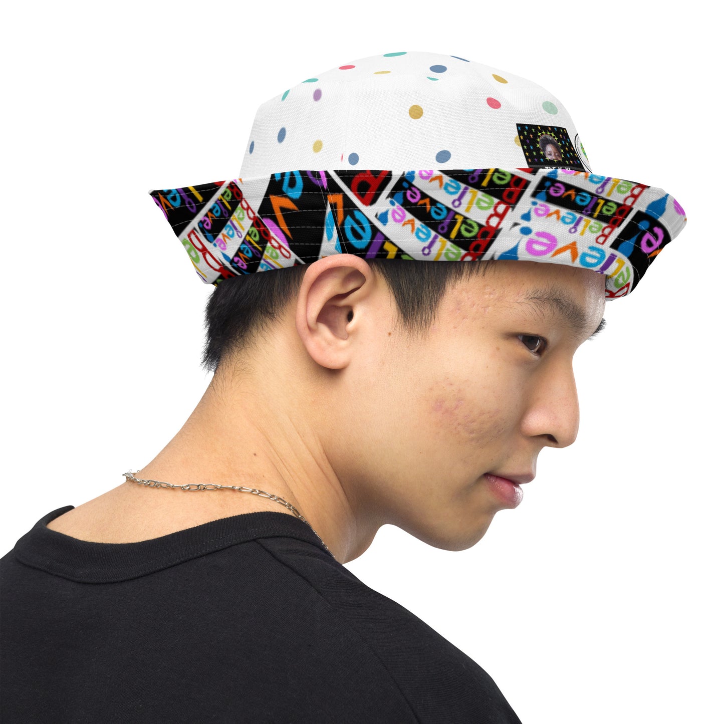 Reversible bucket hat