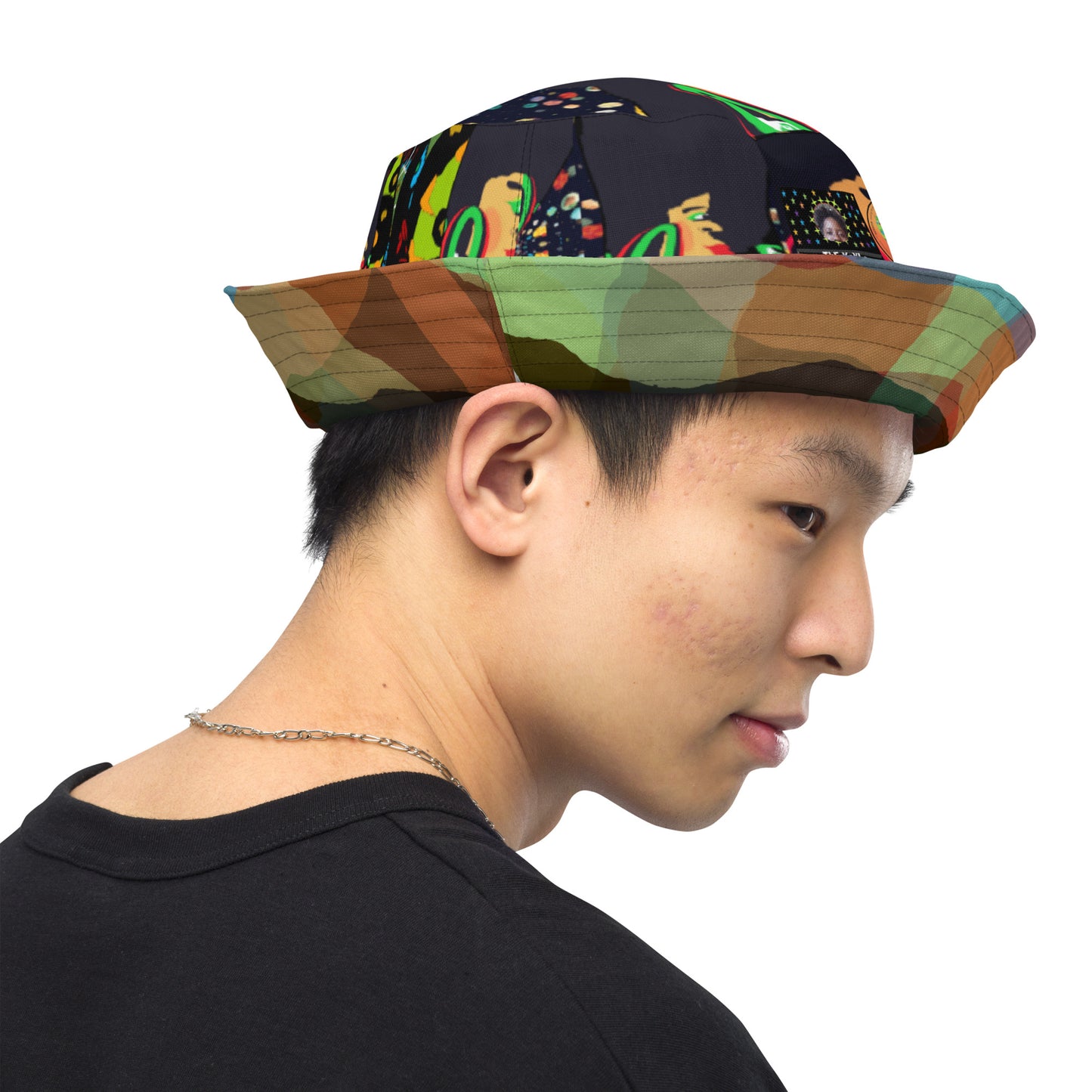 Reversible bucket hat